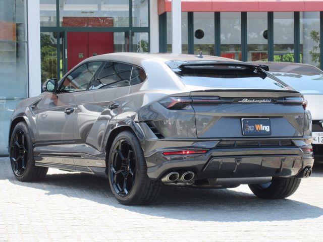 LAMBORGHINI URUS 2024 Image 31