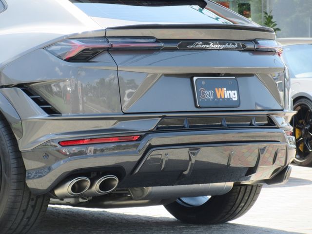 LAMBORGHINI URUS 2024 Image 31