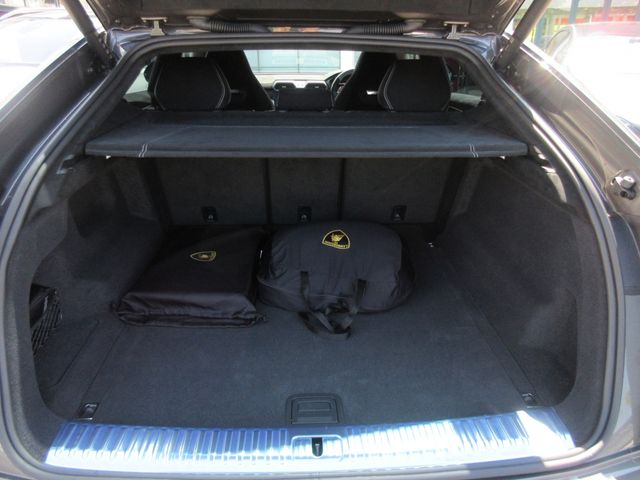 LAMBORGHINI URUS 2024 Image 31