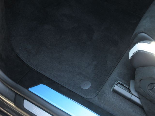 LAMBORGHINI URUS 2024 Image 31