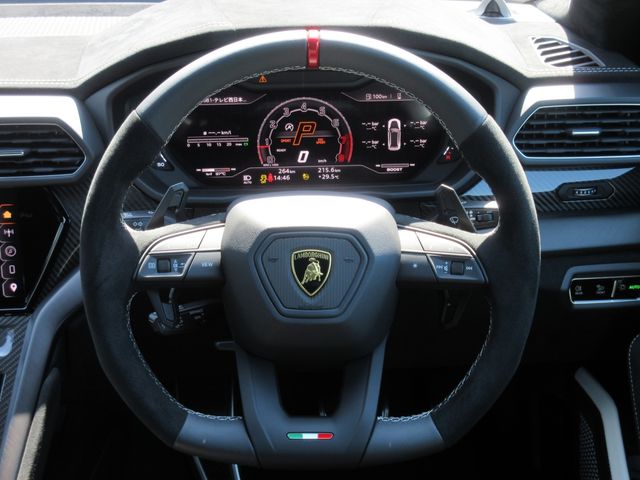 LAMBORGHINI URUS 2024 Image 31