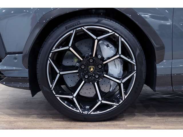 LAMBORGHINI URUS 2024 Image 31