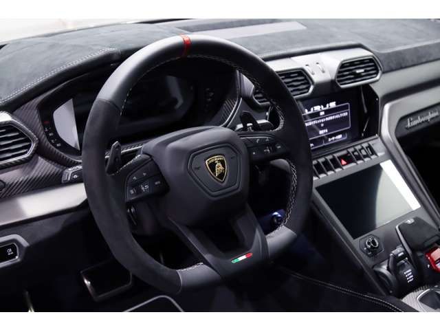 LAMBORGHINI URUS 2024 Image 31