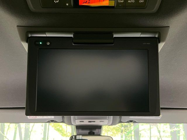 TOYOTA VOXY 4WD 2017 Image 31