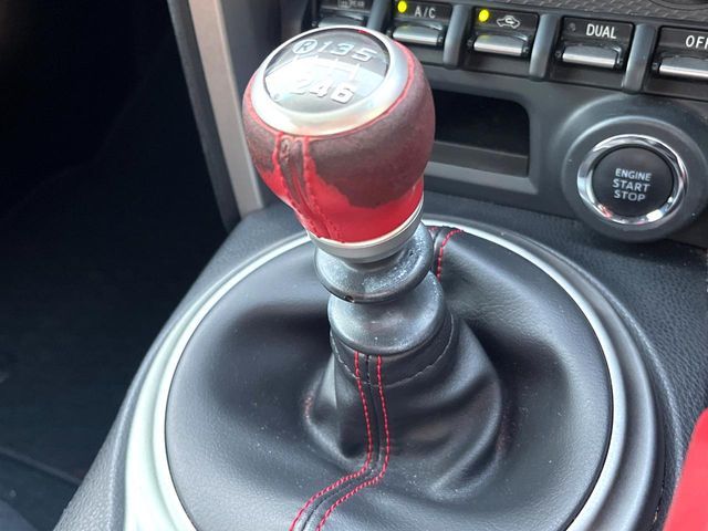 TOYOTA 86 2012 Image 31