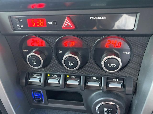 TOYOTA 86 2012 Image 31