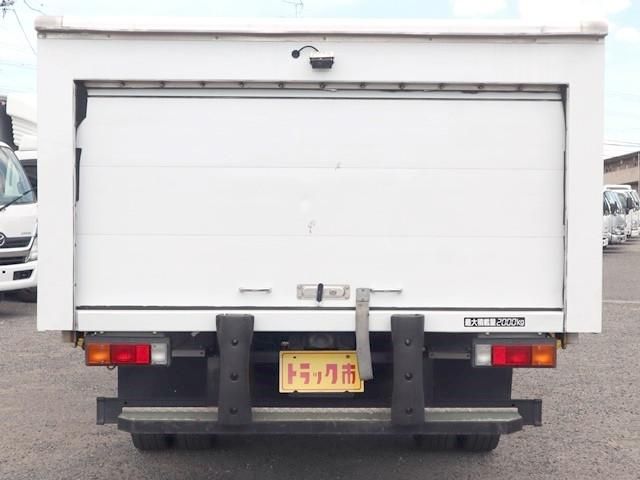 MITSUBISHI CANTER 2017 Image 31