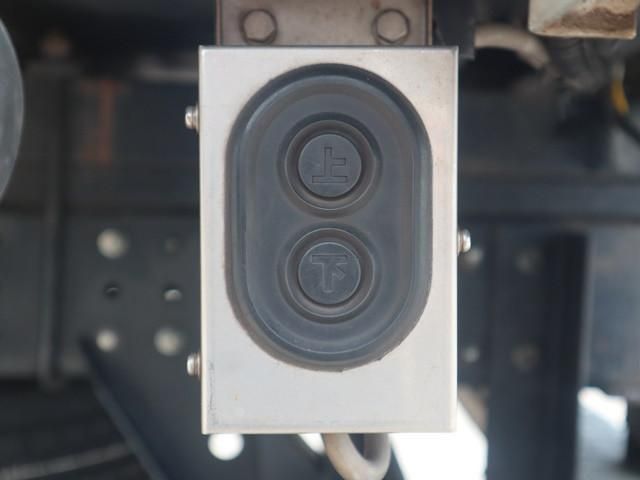 MITSUBISHI CANTER 2017 Image 31