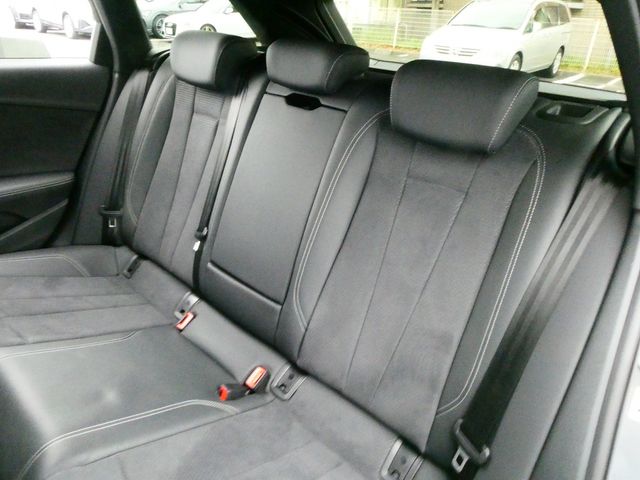 AUDI A4 AVANT 2022 Image 31