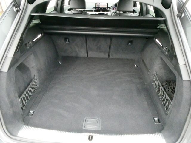 AUDI A4 AVANT 2022 Image 31