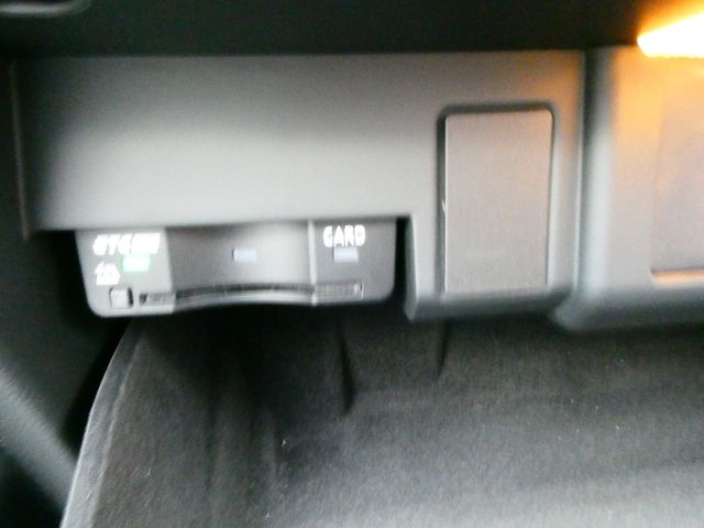 AUDI A4 AVANT 2022 Image 31