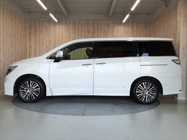 NISSAN ELGRAND 2021 Image 31