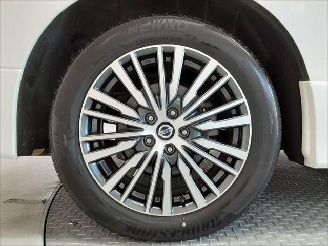 NISSAN ELGRAND 2021 Image 31