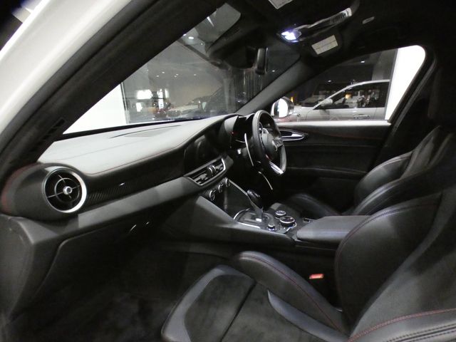 ALFAROMEO GIULIA 2019 Image 31