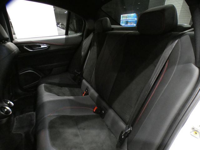 ALFAROMEO GIULIA 2019 Image 31