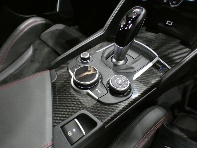 ALFAROMEO GIULIA 2019 Image 31