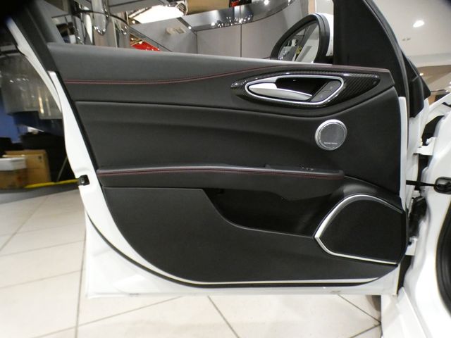 ALFAROMEO GIULIA 2019 Image 31