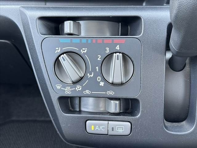 DAIHATSU MIRA E:S 2017 Image 31