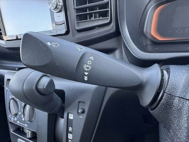 DAIHATSU MIRA E:S 2017 Image 31