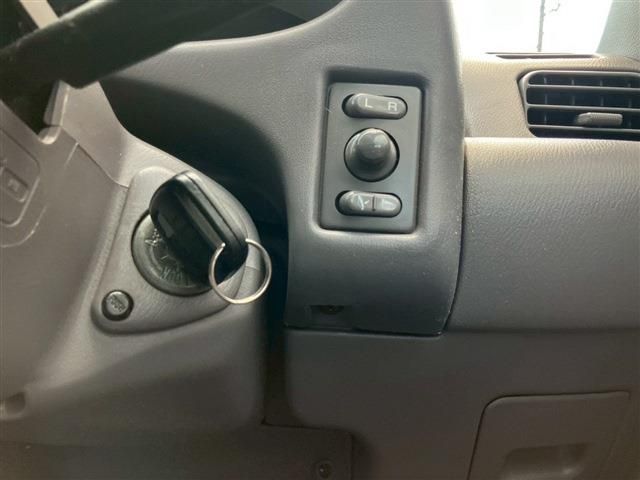 NISSAN MARCH 1996 Image 31