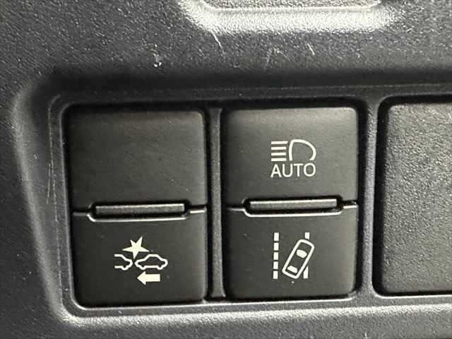 TOYOTA VOXY 2016 Image 31