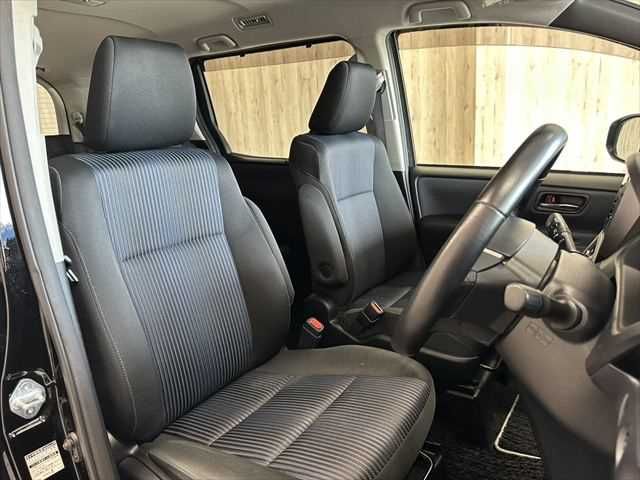 TOYOTA VOXY 2016 Image 31