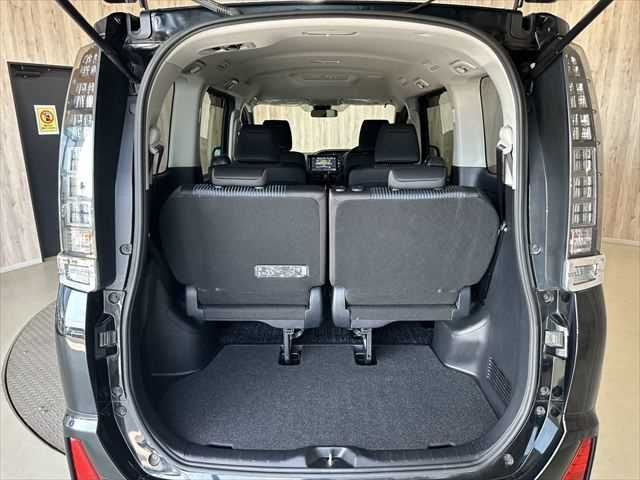 TOYOTA VOXY 2016 Image 31