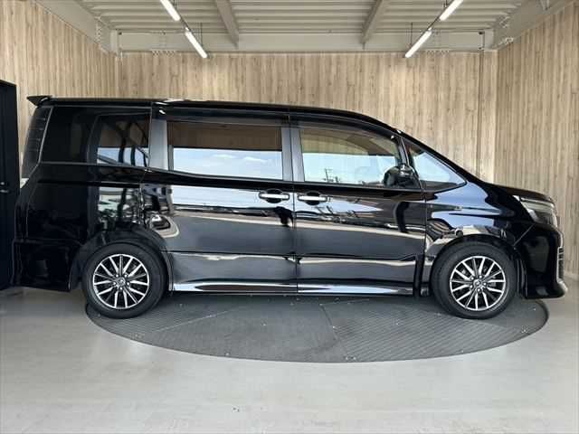 TOYOTA VOXY 2016 Image 31