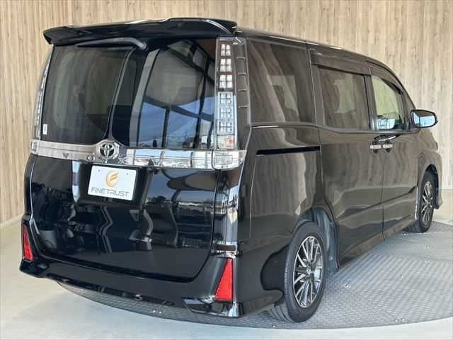 TOYOTA VOXY 2016 Image 31