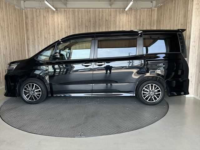 TOYOTA VOXY 2016 Image 31