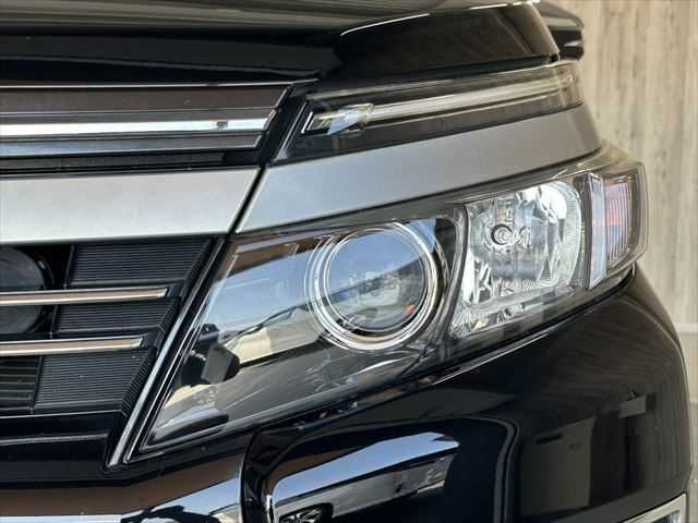 TOYOTA VOXY 2016 Image 31