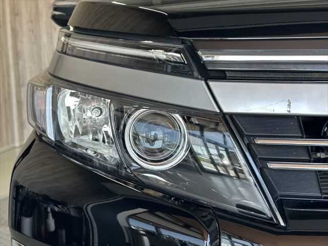 TOYOTA VOXY 2016 Image 31