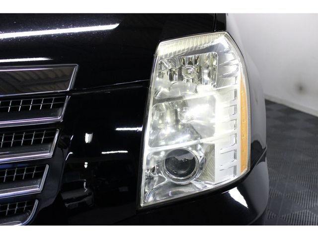 CADILLAC ESCALADE 2012 Image 31