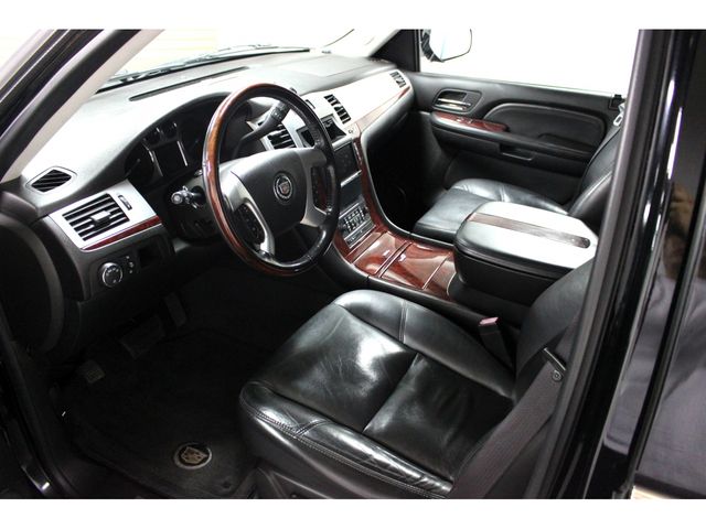 CADILLAC ESCALADE 2012 Image 31