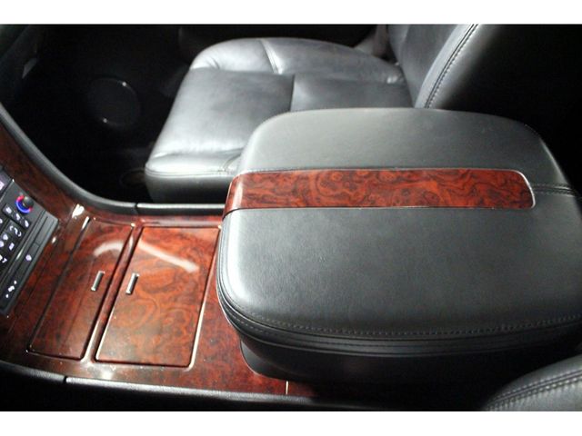 CADILLAC ESCALADE 2012 Image 31