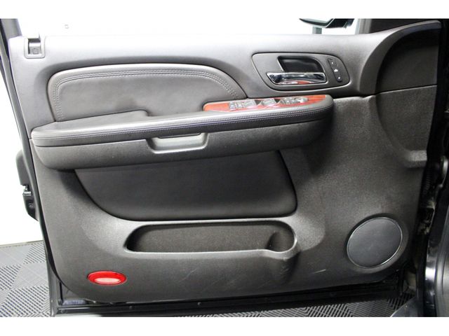 CADILLAC ESCALADE 2012 Image 31