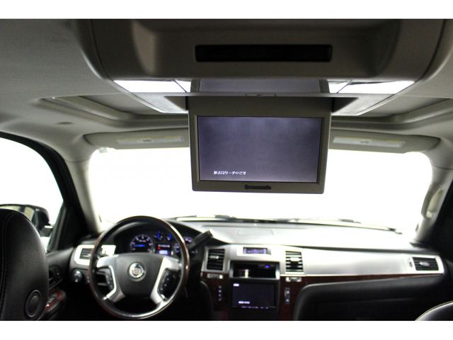 CADILLAC ESCALADE 2012 Image 31