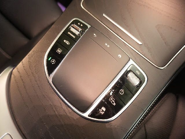 MERCEDES BENZ GLC CL 2019 Image 31