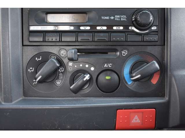 ISUZU ELF 2013 Image 31