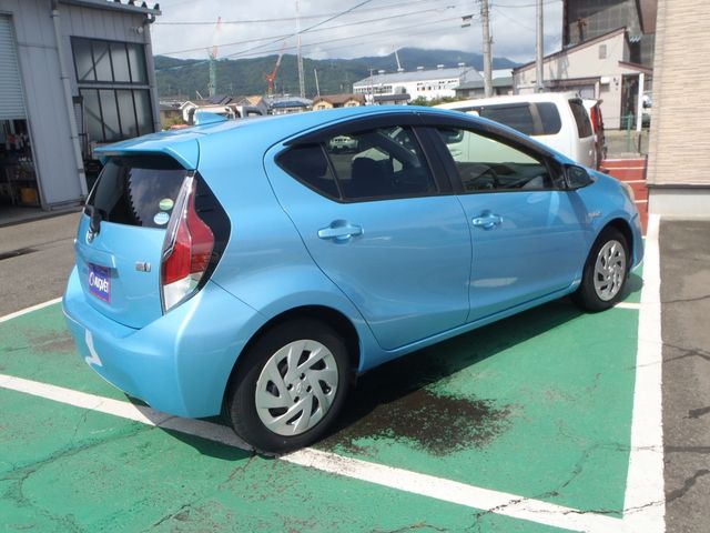 TOYOTA AQUA 2016 Image 31