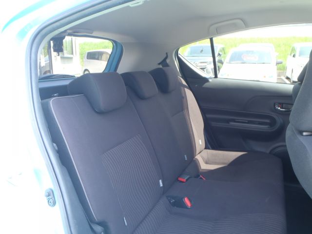 TOYOTA AQUA 2016 Image 31