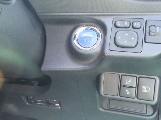 TOYOTA AQUA 2016 Image 31