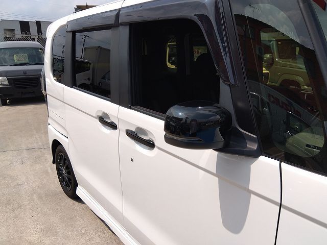 HONDA N BOX CUSTOM 2023 Image 31