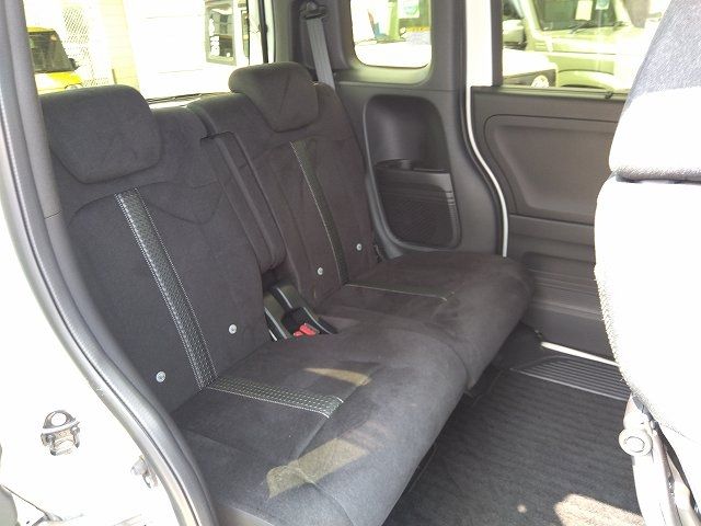 HONDA N BOX CUSTOM 2023 Image 31