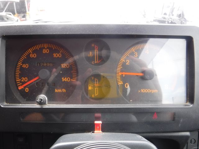 SUZUKI JIMNY VAN 4WD 1995 Image 31