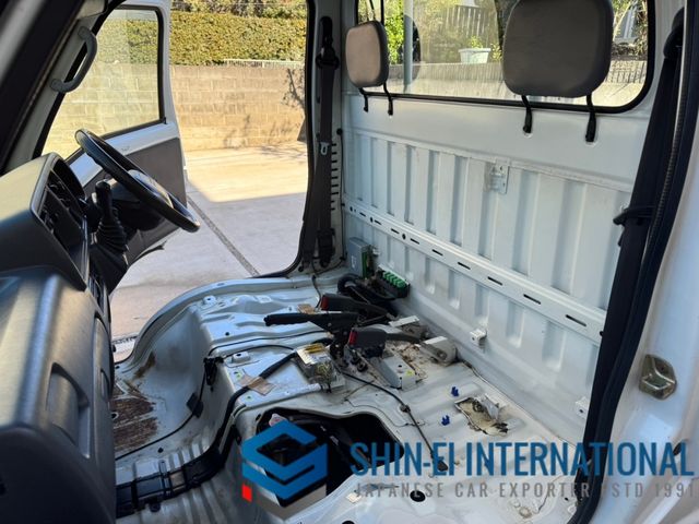 SUBARU SAMBAR TRUCK 4WD 2000 Image 31