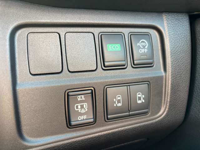 NISSAN SERENA  S-HYBRID 4WD 2017 Image 31