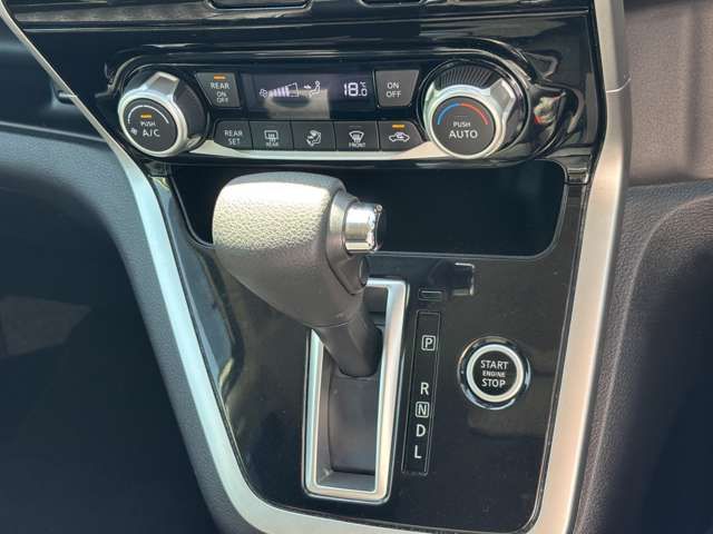 NISSAN SERENA  S-HYBRID 4WD 2017 Image 31