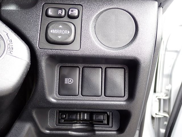 TOYOTA HIACE VAN 1.25T 2WD 2020 Image 31