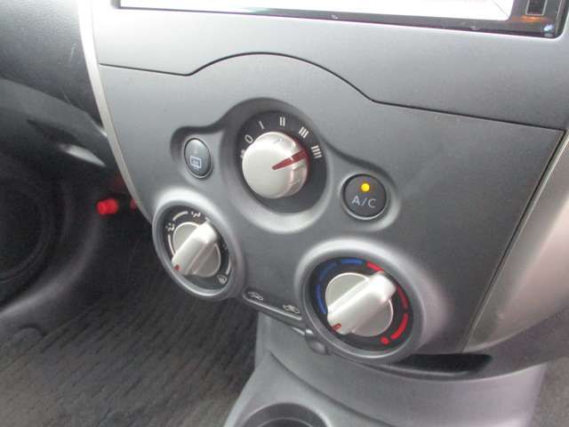 NISSAN NOTE 2012 Image 31